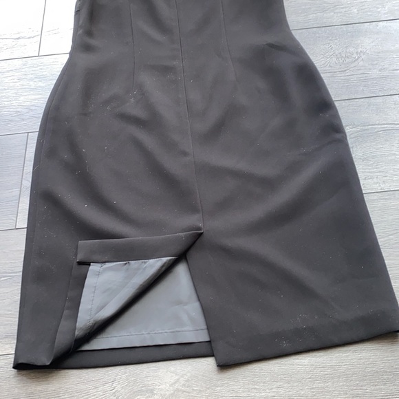 Black dress - Picture 3 of 3